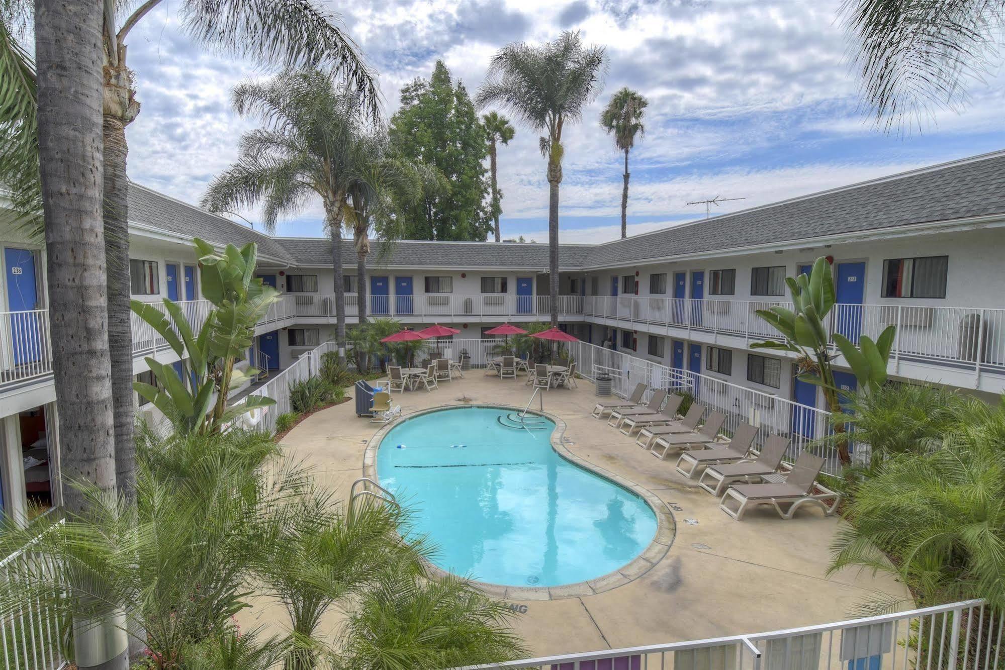 Motel 6-Baldwin Park, Ca - Los Angeles Kültér fotó